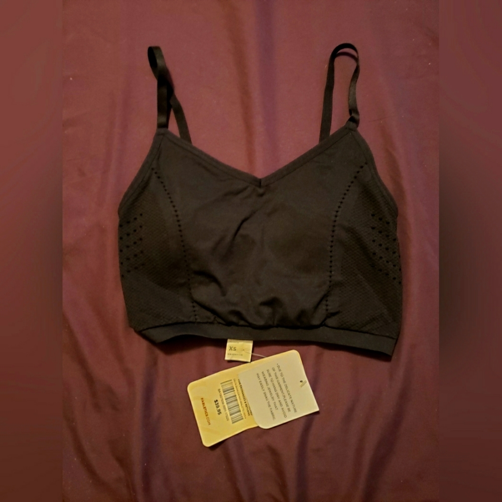 Fabletics bra